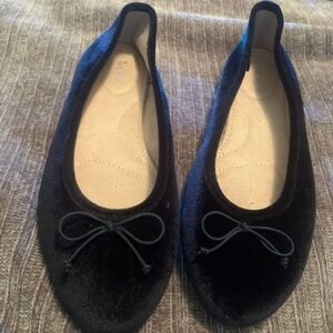 Never worn - Black Velvet Ballet Slipper 9-91/2